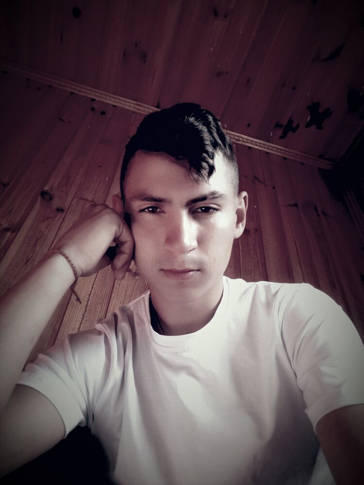  45838560  Vital, 21 ,    