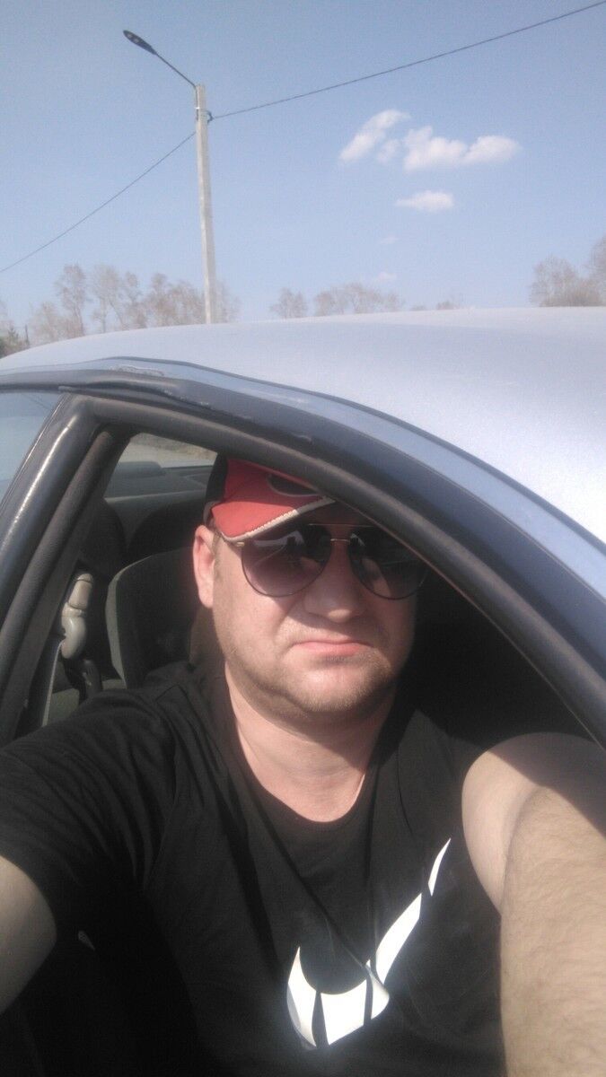  19097940  Aleksei, 45 ,    