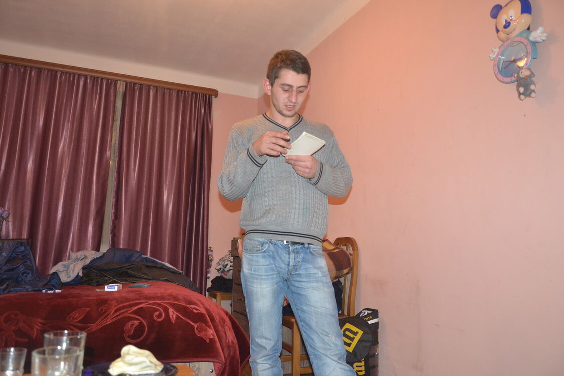  ,   Kosta, 31 ,  