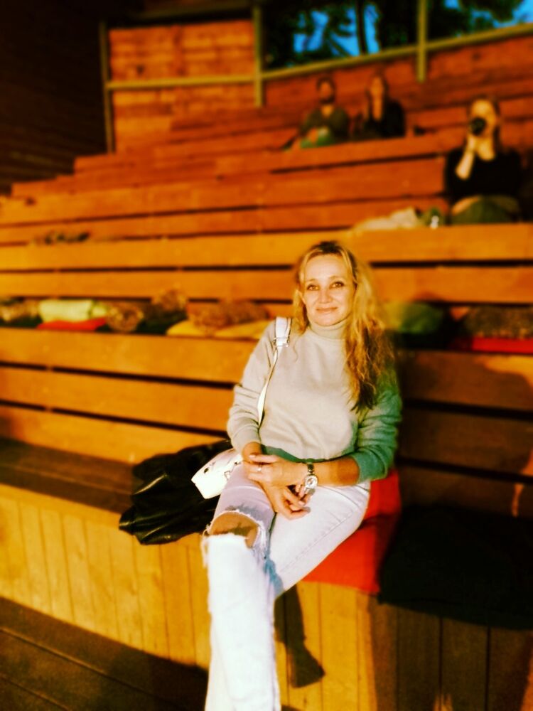  53956920  Anna, 45 ,     