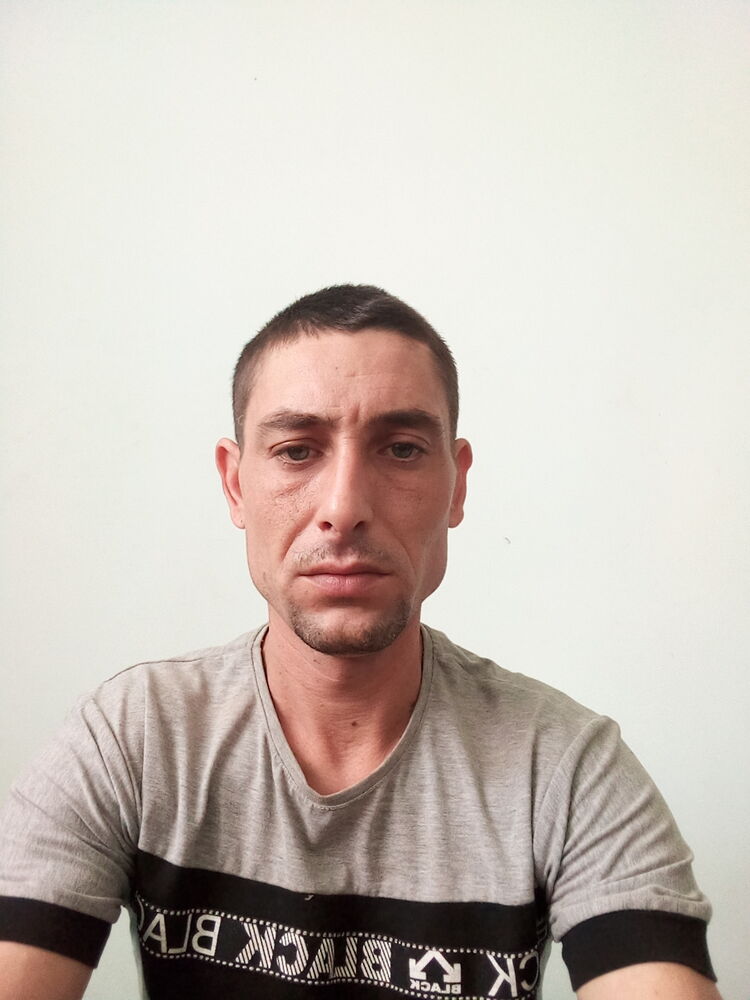  23529880  Vadim, 39 ,    