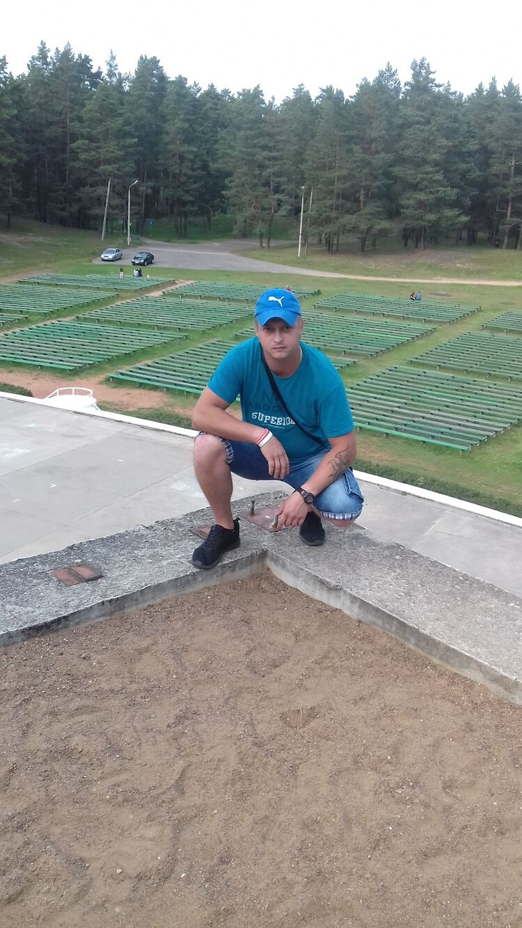  ,   Sergej, 37 ,   ,   , c 
