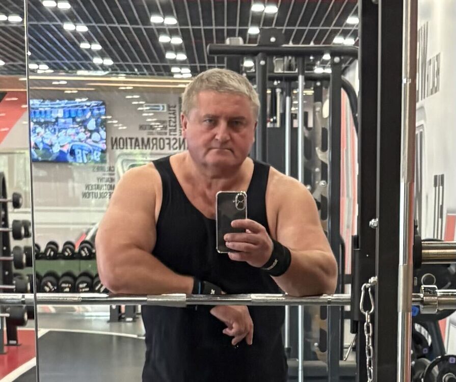  52187940  Vitaliy, 51 ,    
