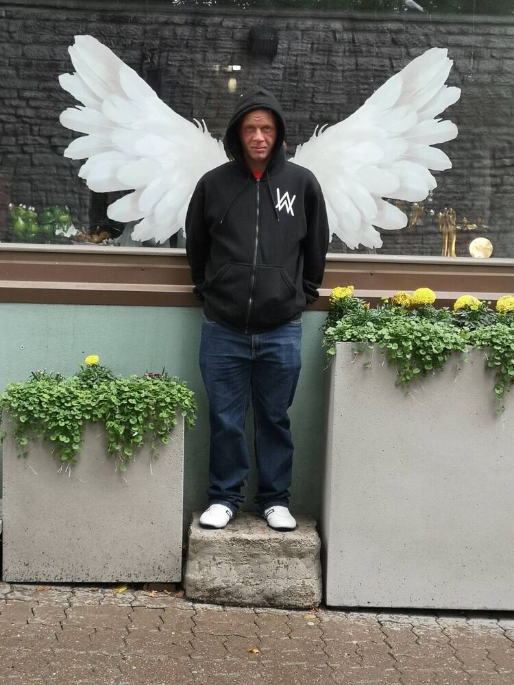  28158890  Andrei, 39 ,    