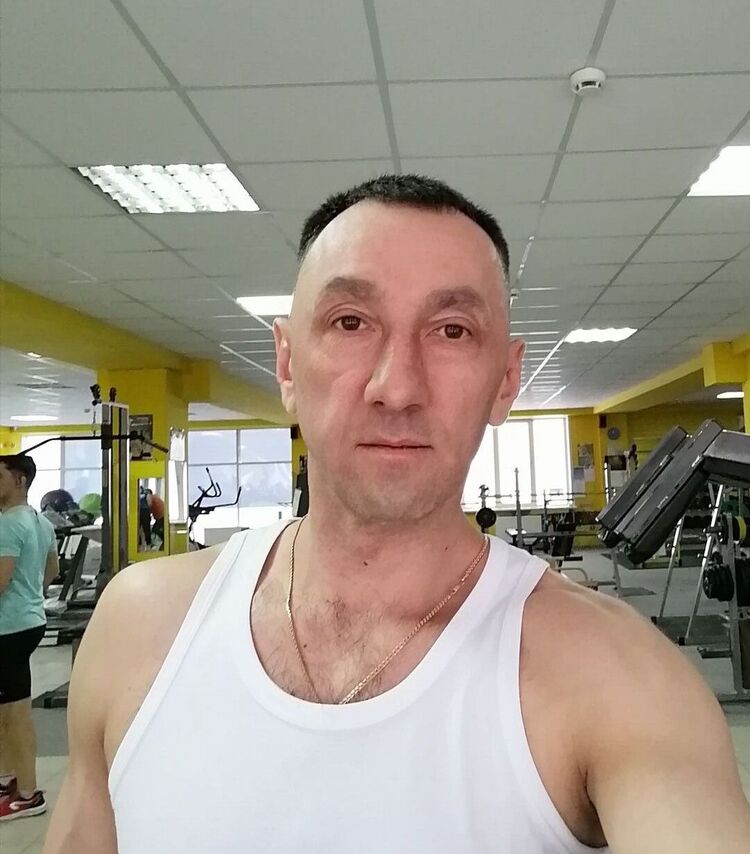  30025890  Konstantin, 47 ,    