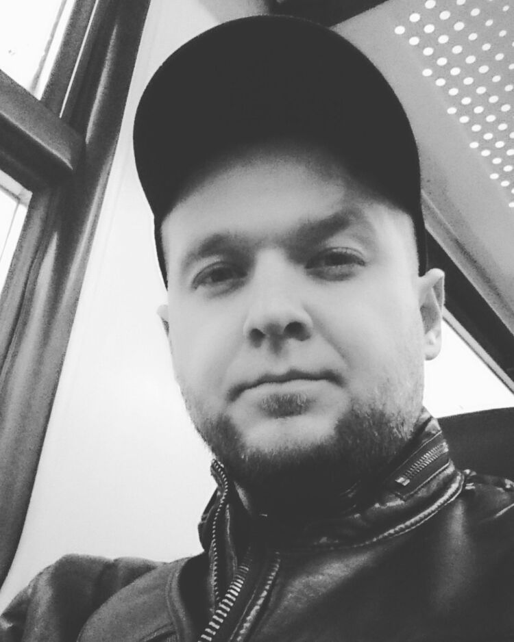  13784380  Serhii, 37 ,    -