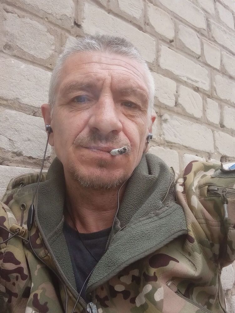  52557640  , 49 ,    