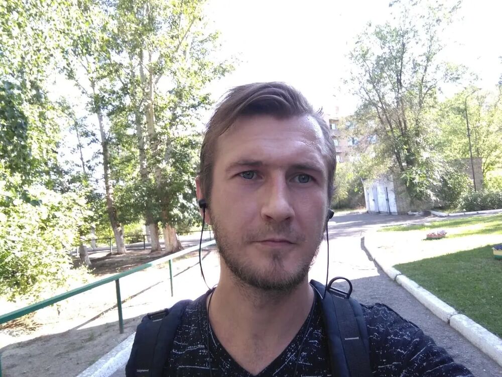  32387470  Vladislav, 37 ,    