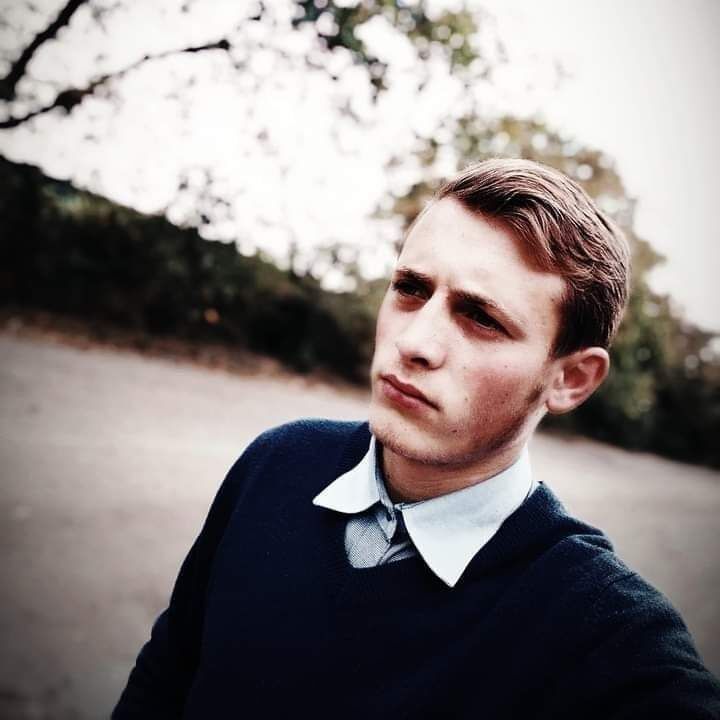  24224240  Eugeniu, 25 ,    