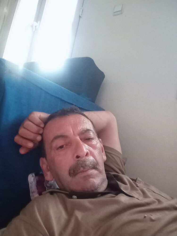  54500040  Bekir, 49 ,    