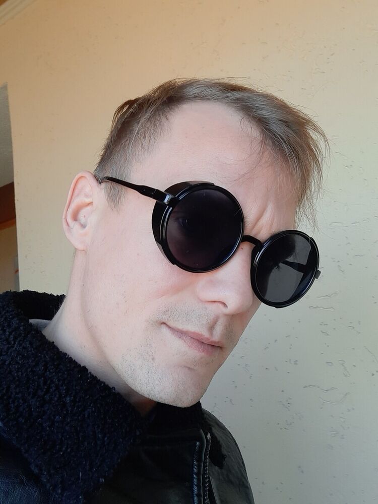 ���� 21537020 ������� Johnny, 35 ���, ���� ���������� � ����������