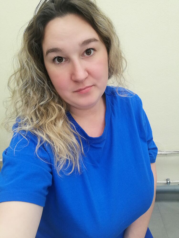  48065530  Alexandra, 30 ,    