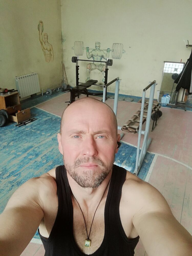  ,   Dima, 49 ,  