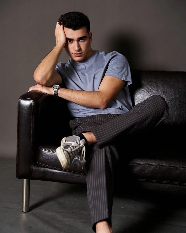  39624570  , 21 ,    -