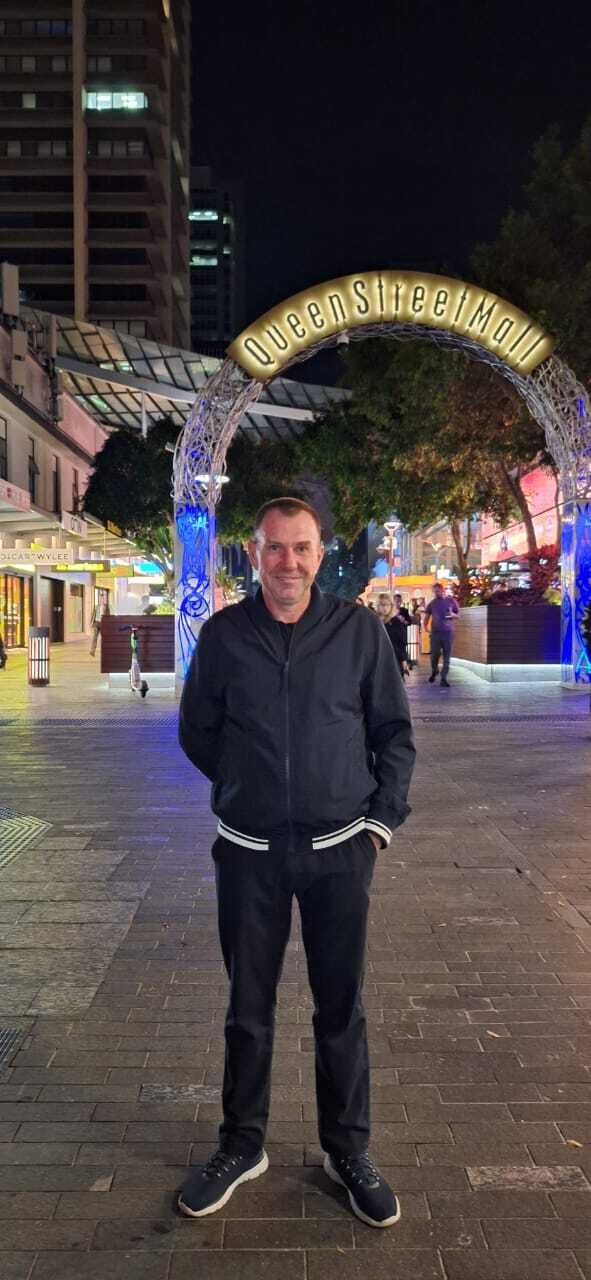  54627320  Valerii, 47 ,    