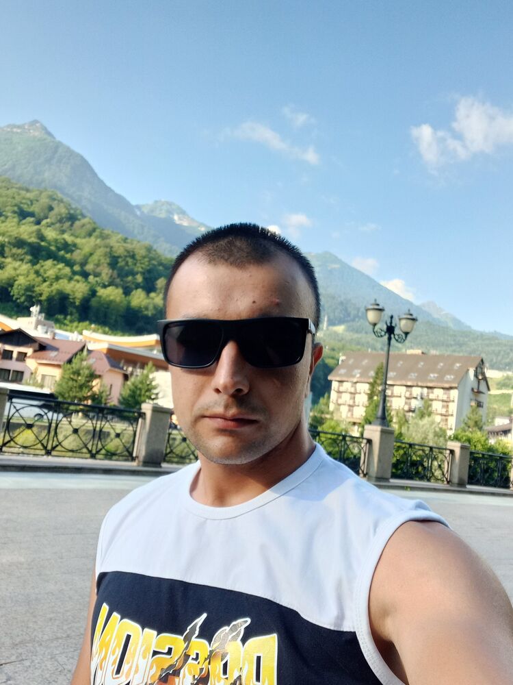  36858490  Farrux, 29 ,    