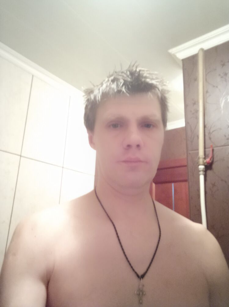  24786090  Andrei, 42 ,    