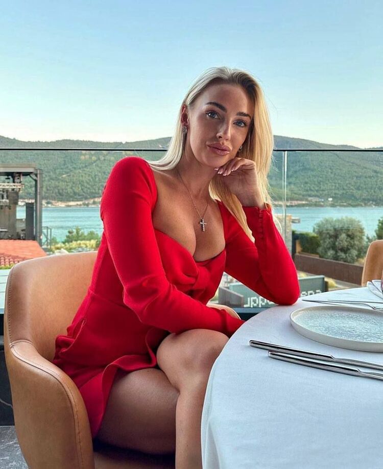  36762070  Yulia, 35 ,    