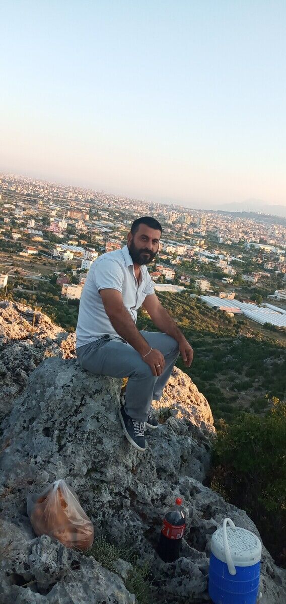  20670820  Serkan, 44 ,    