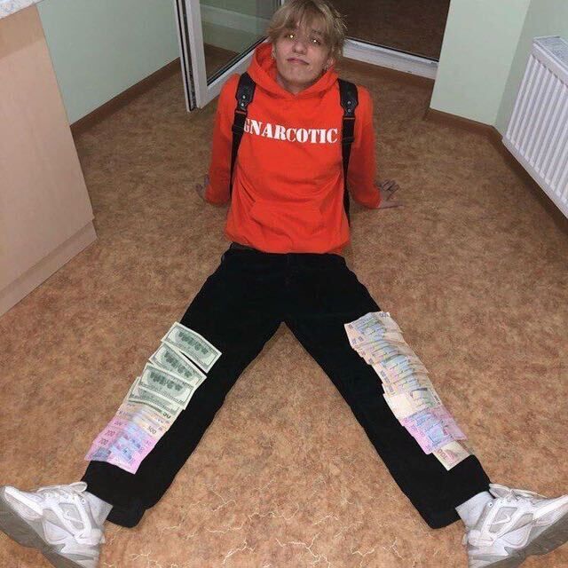  35880970  Tusinxx, 22 ,    