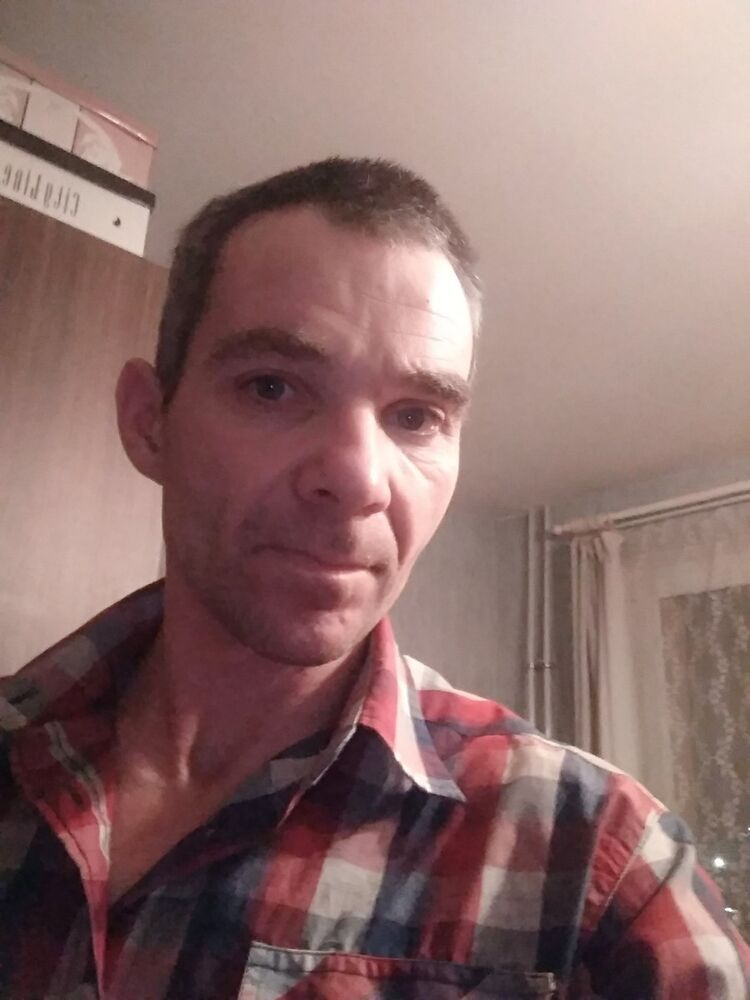  ,   Robert, 48 ,   