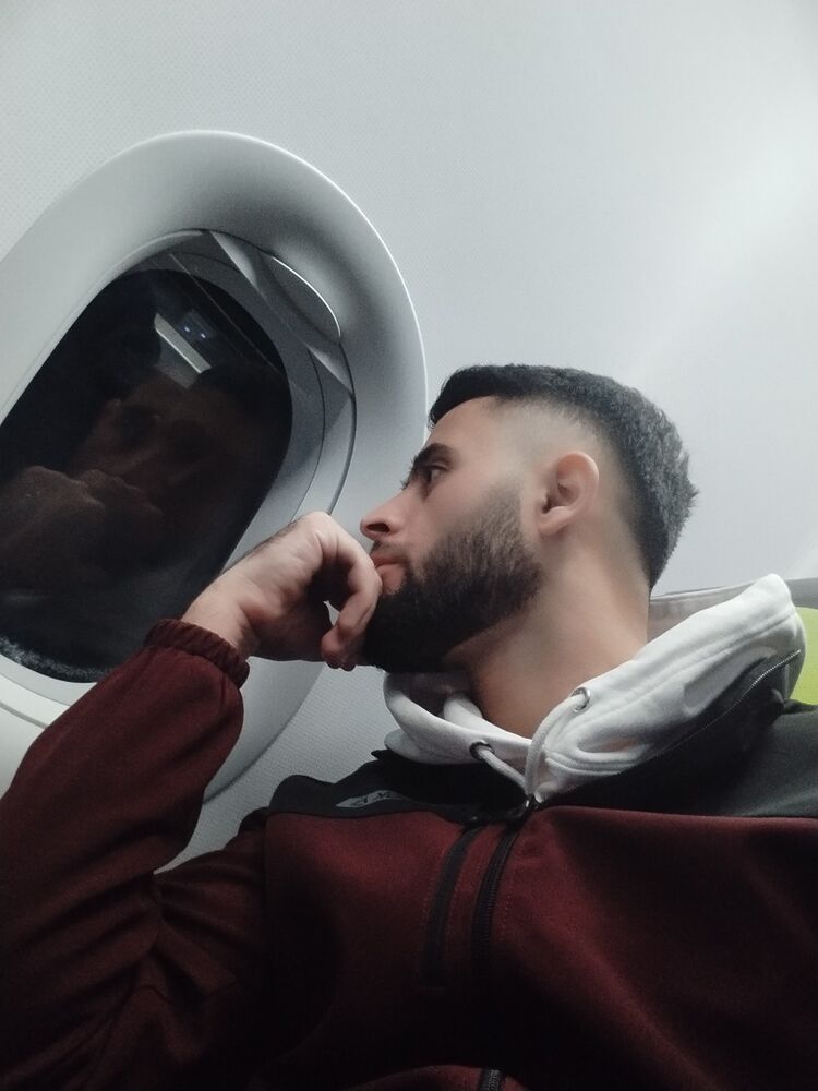  33083180  , 30 ,    