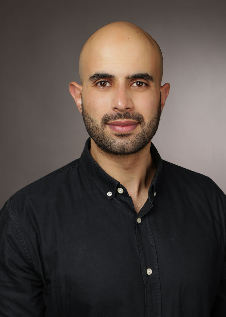  40127840  Haitham, 31 ,    Austerlitz