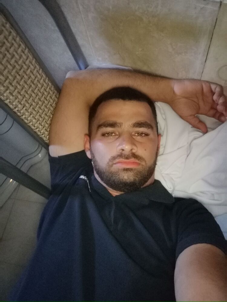  51631550  Armen, 33 ,    Deleted