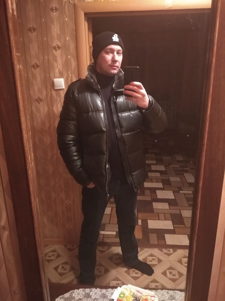  52585300  Alek, 38 ,    