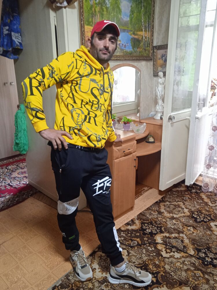  35858980  , 37 ,    
