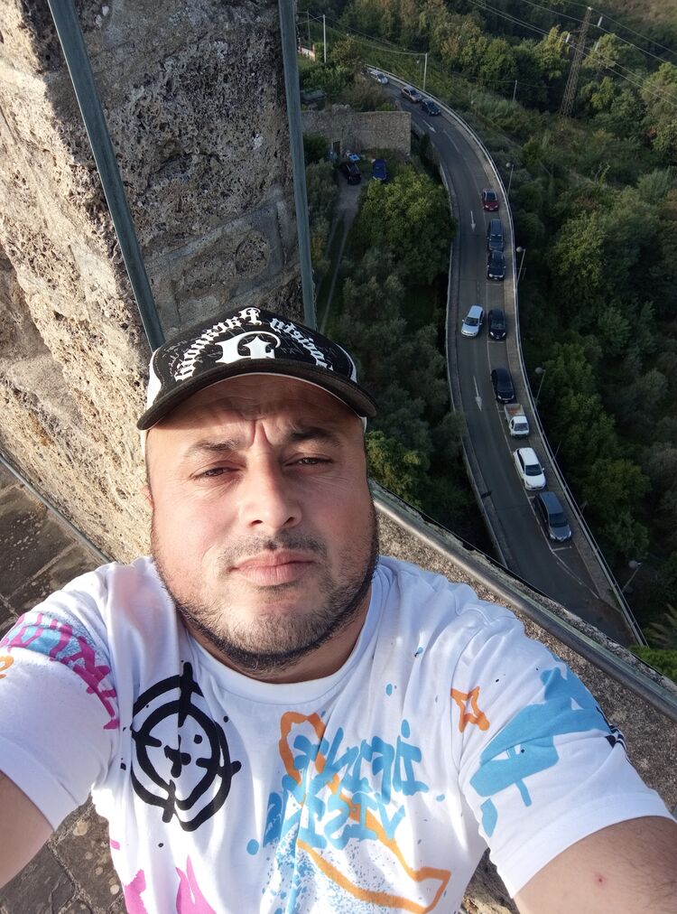  ,   Ali, 35 ,   ,   , c , 