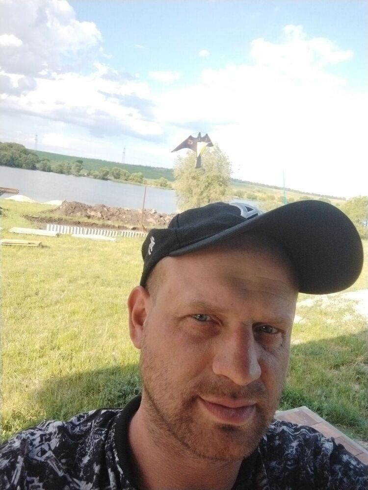  43665800  Vitaly, 32 ,     