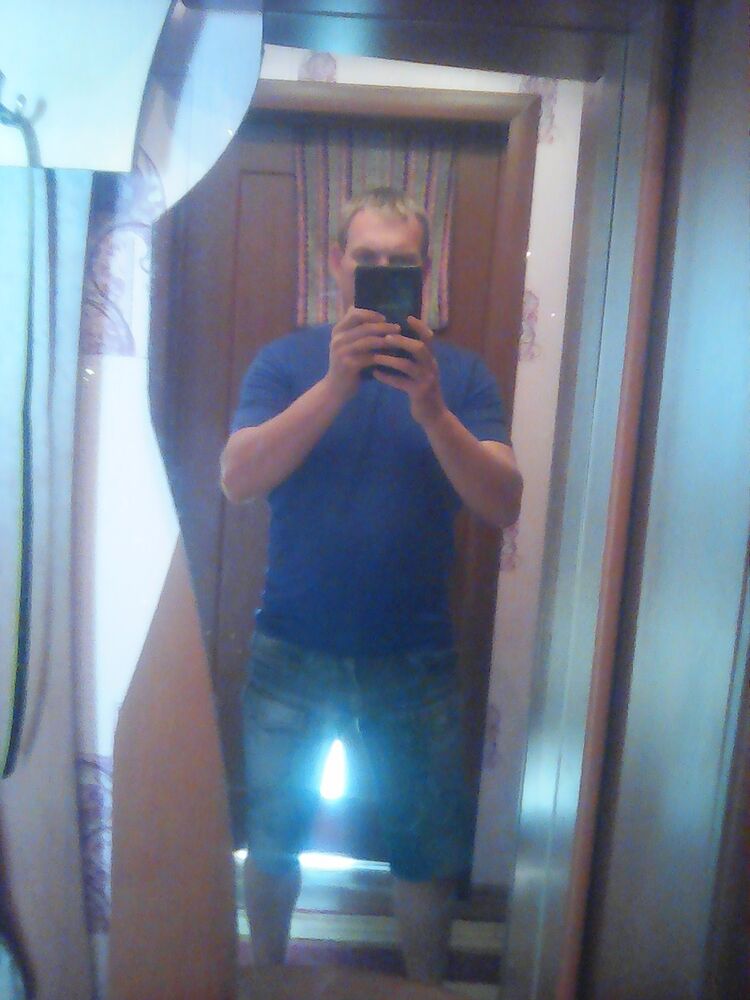  7590820  Sergei, 49 ,    