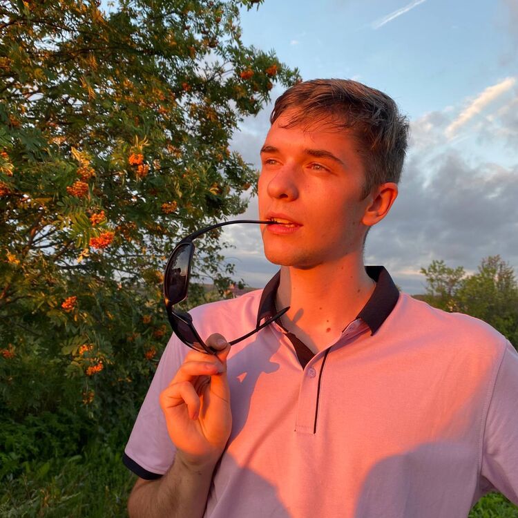  54198420  Denis, 25 ,    