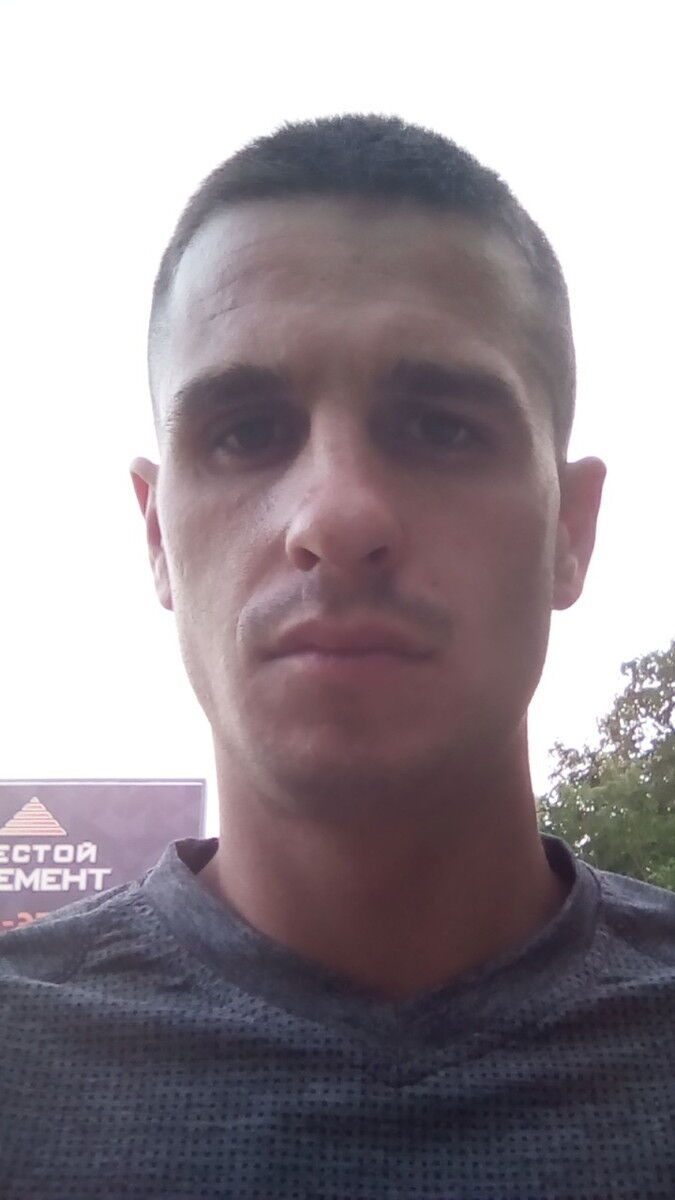  9809520  Aleks, 31 ,    