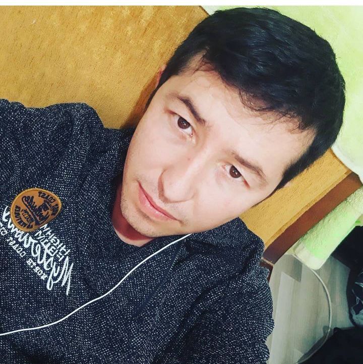  47386050  Huska, 27 ,    