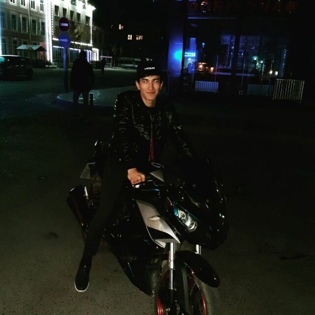 24310460  Jony, 28 ,    