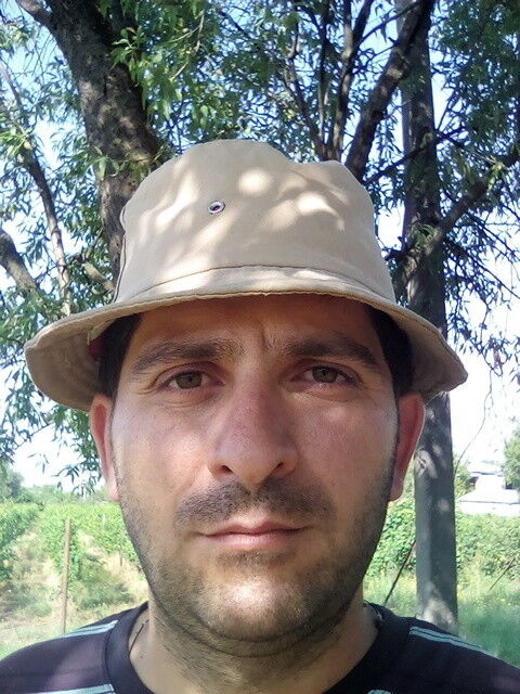  ,   Levani, 41 ,  