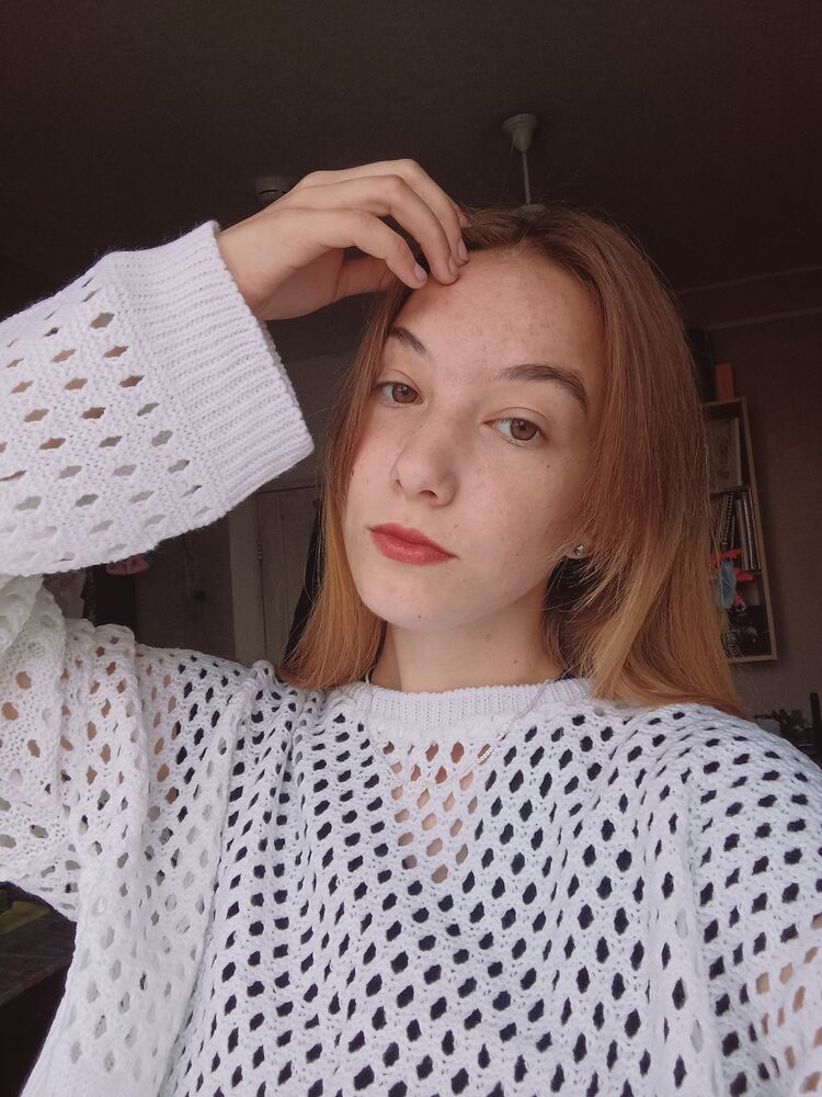 ,   Ulyana, 21 ,  