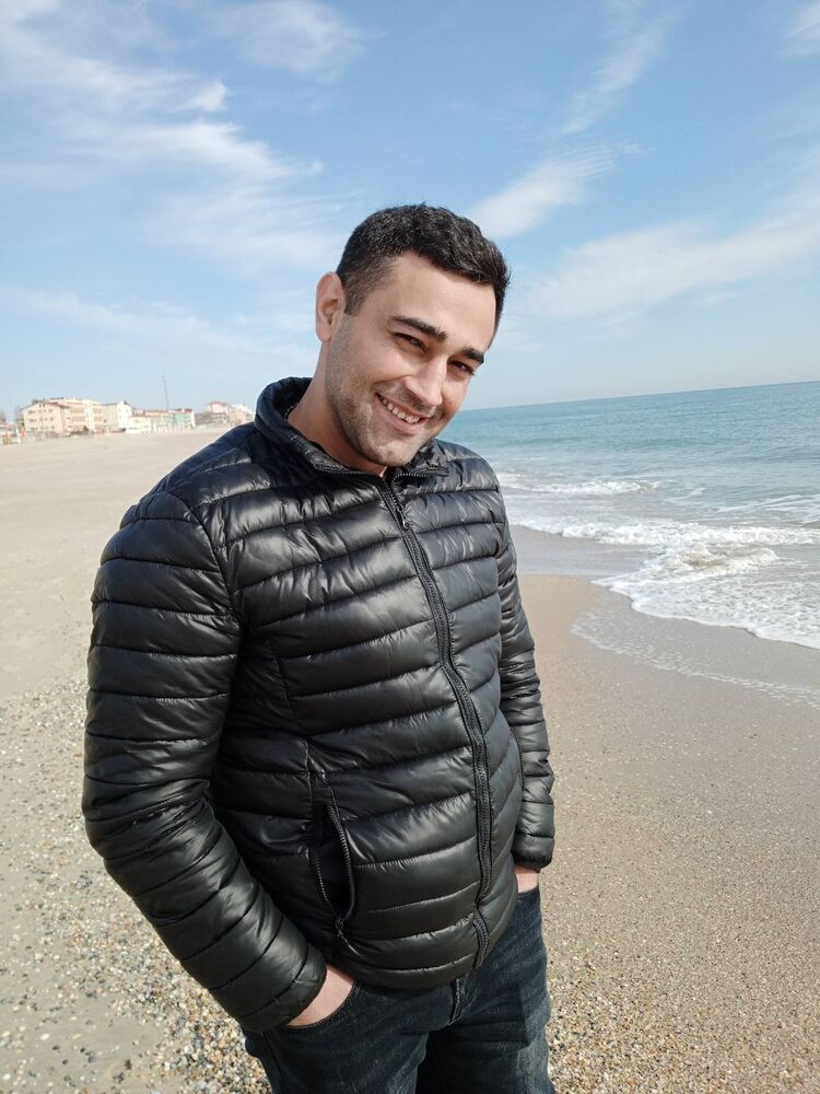  ,   Vasil, 35 ,   ,   