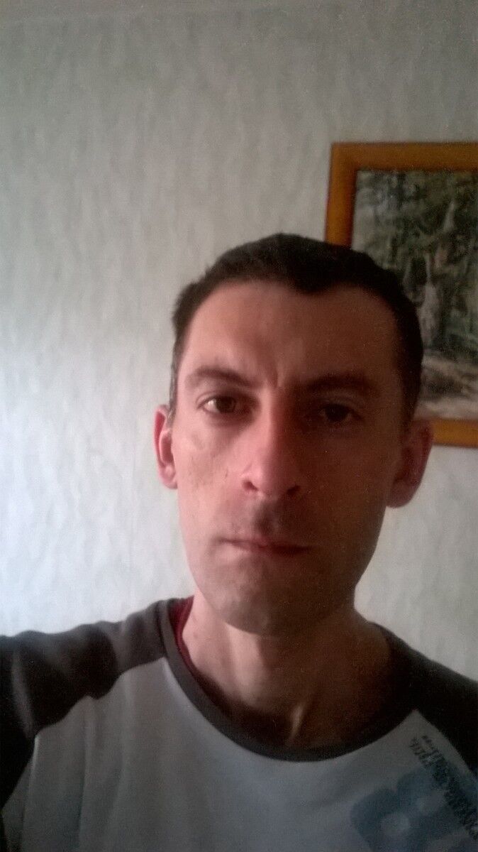  19514970  Dmitri, 32 ,    
