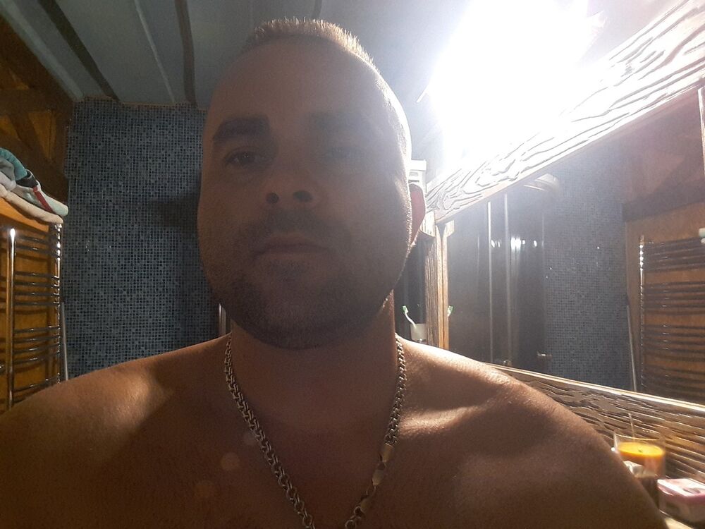  ,   Petia, 41 ,     , c 