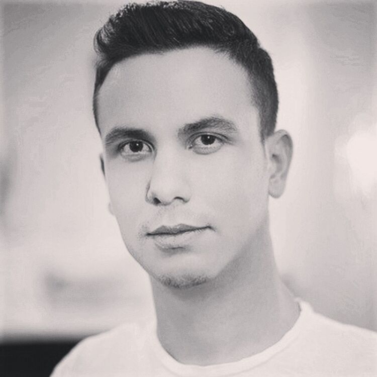  ,   Vadim, 32 ,   