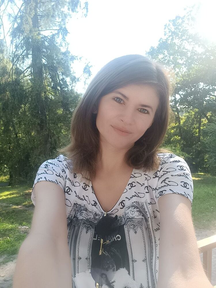  ,   Yana, 32 ,   