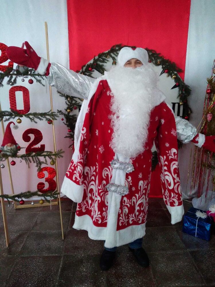  31639690  Artem, 40 ,    