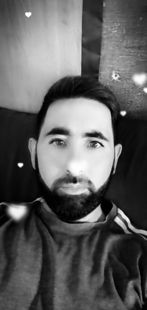  31811650  Nurik, 37 ,    