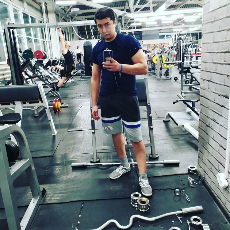  19049750  Komil, 33 ,    