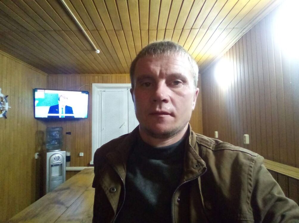  22340130  Maksim, 41 ,    