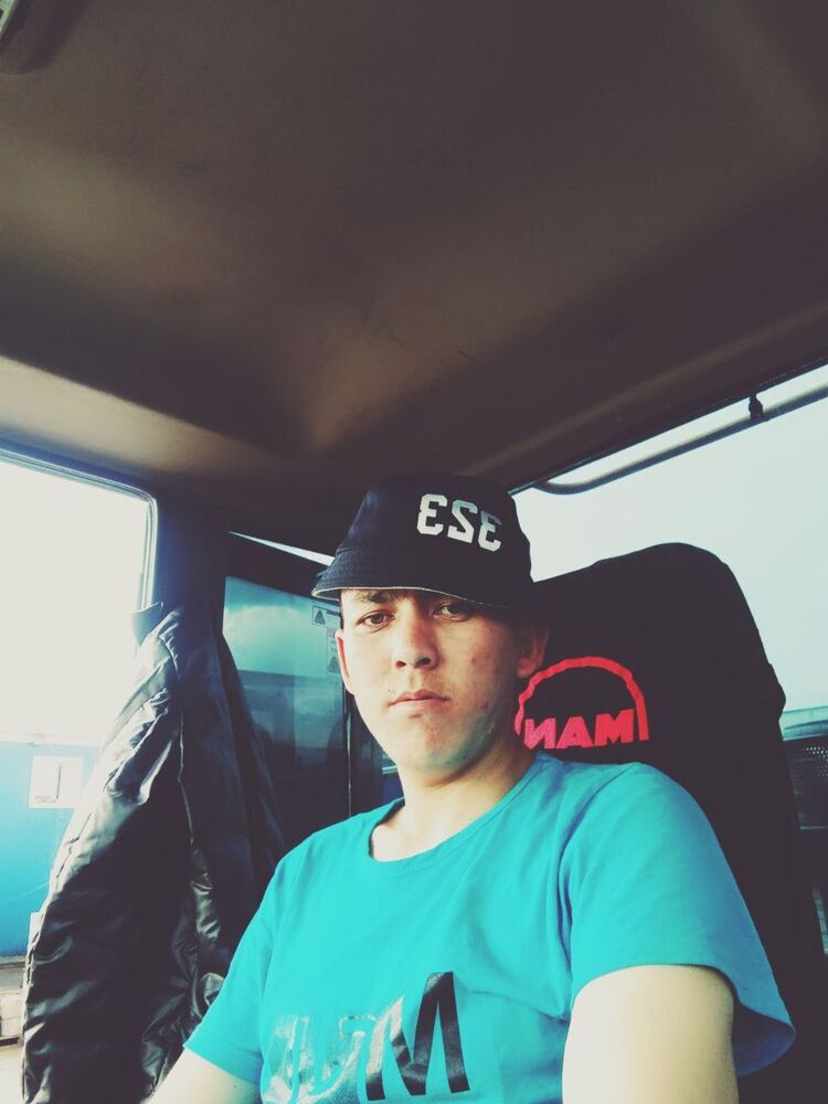 28656630  Umid, 25 ,    