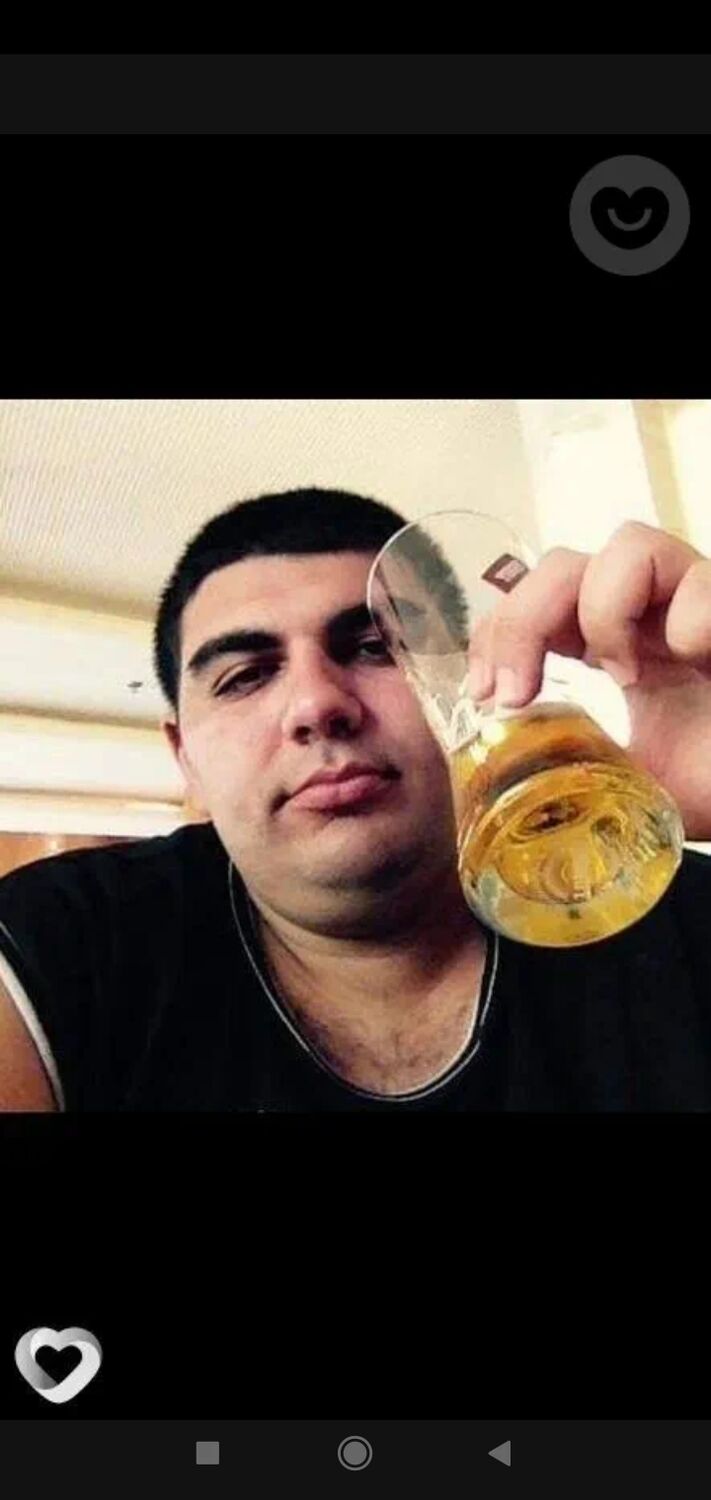  40159570  Mikheil, 31 ,    